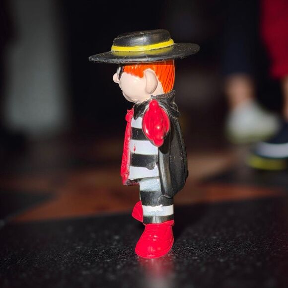 1995 Vintage McDonalds Happy Meal Hamburgler Toy A33 - Picture 3 of 4